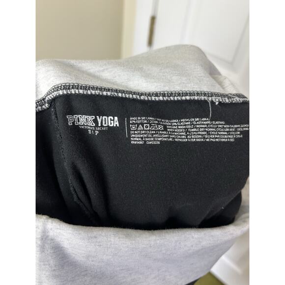 Y2K Victora’s Secret Pink Fold Over Black Cropped Pant Size Small Puppy - Picture 5 of 6